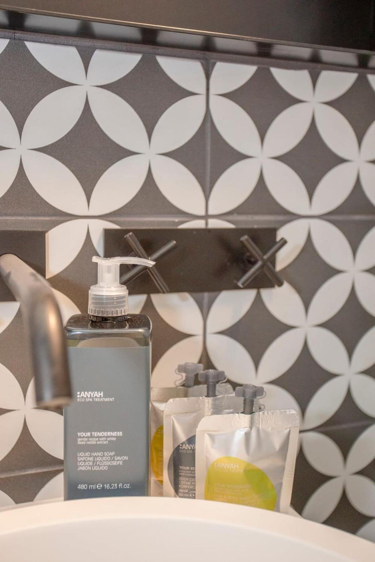 Liiiving In Porto - Ribeira Design Apartment Bagian luar foto