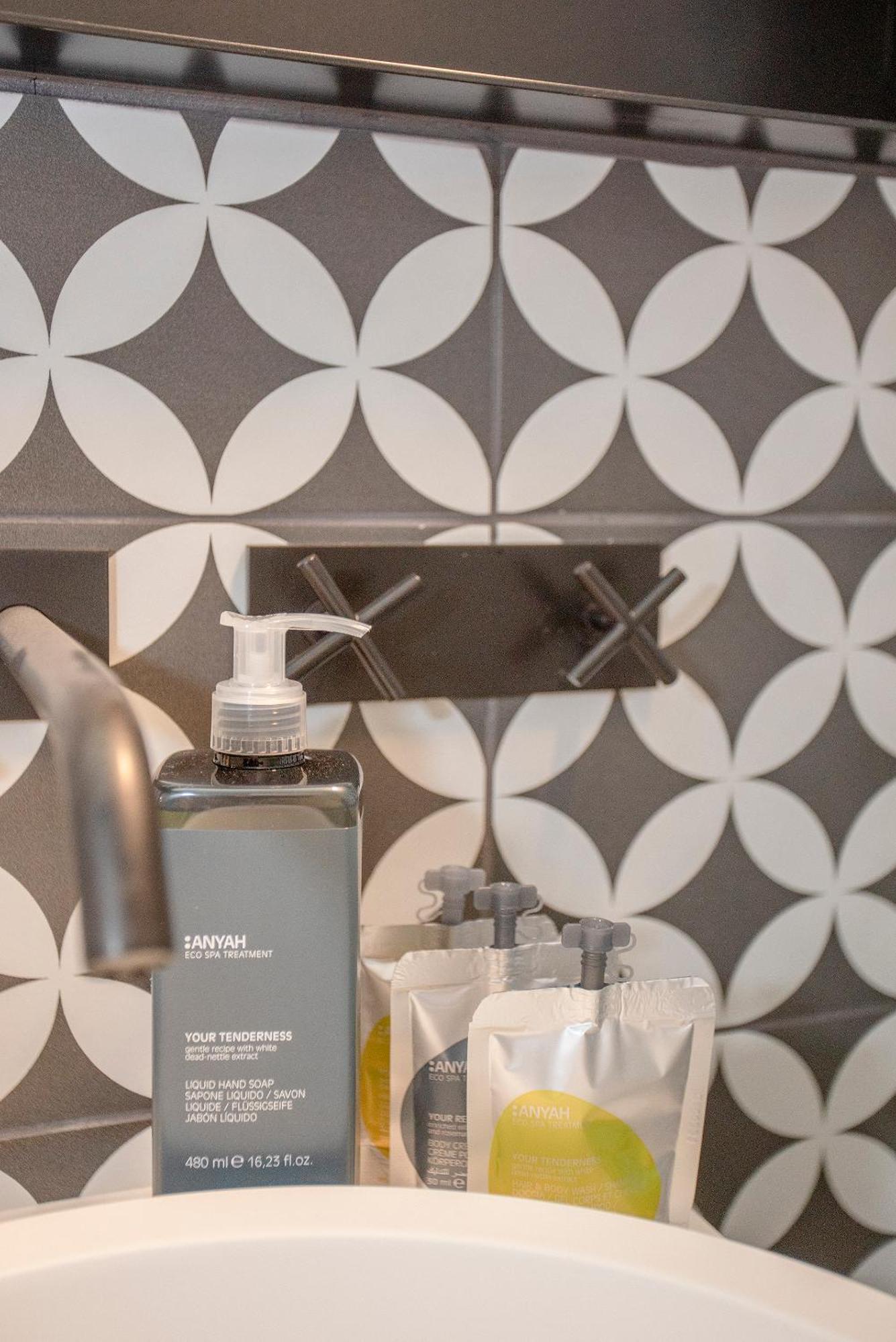 Liiiving In Porto - Ribeira Design Apartment Bagian luar foto